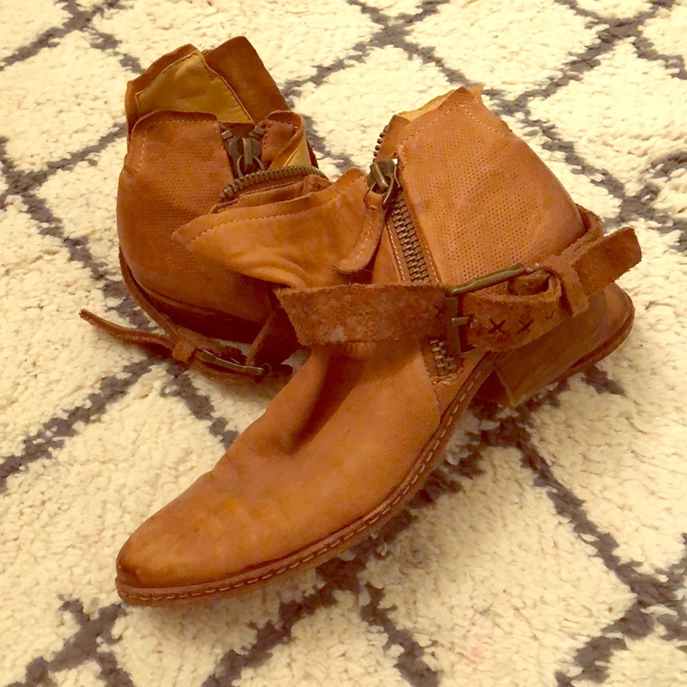 Dolce vita bootie